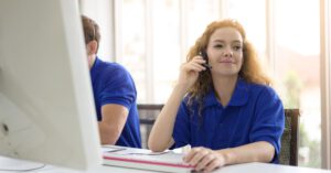 ¿Qué servicios avanzados ofrece Contact Solutions para mejorar la atención al cliente?